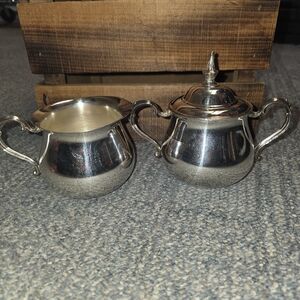 Vintage 3 Pc Elegant Sheridan Silverplated Creamer and Sugar Bowl Set